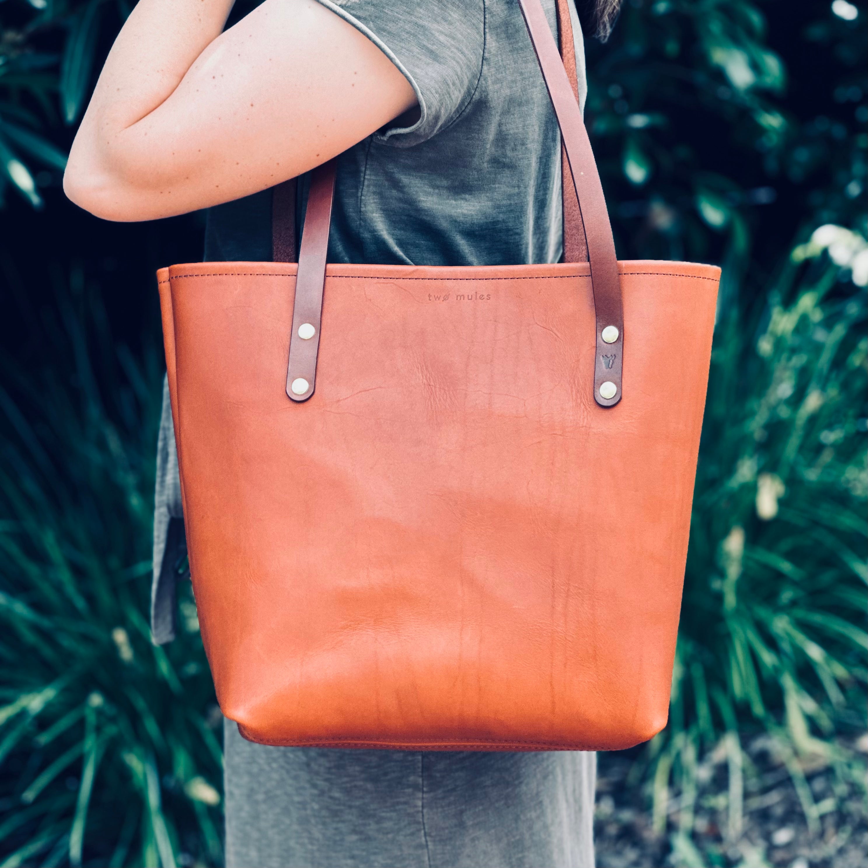 Go Forth Goods Avery Leather Tote Bag